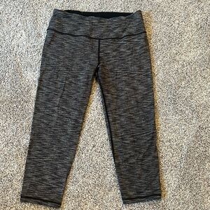 Victoria’s Secret knockout large workout Capri grey and black